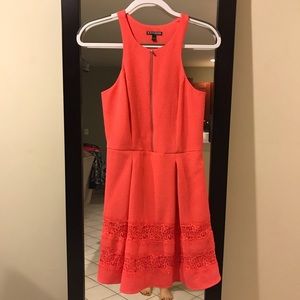 Flattering feminine summer dress! 💃🏼👗